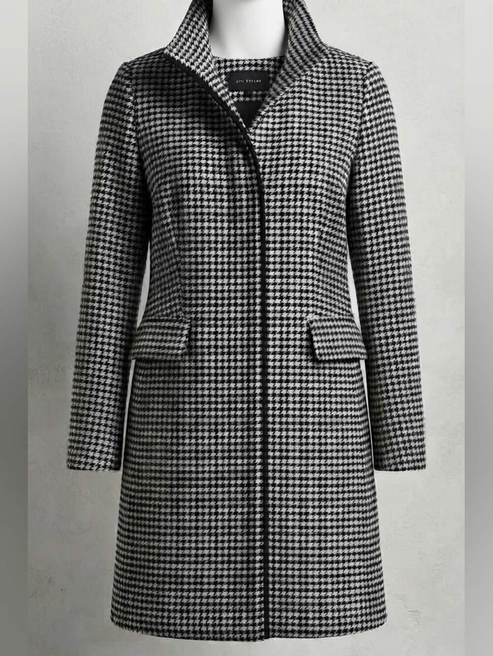 Ann Taylor Women's Black & White Houndstooth Coat